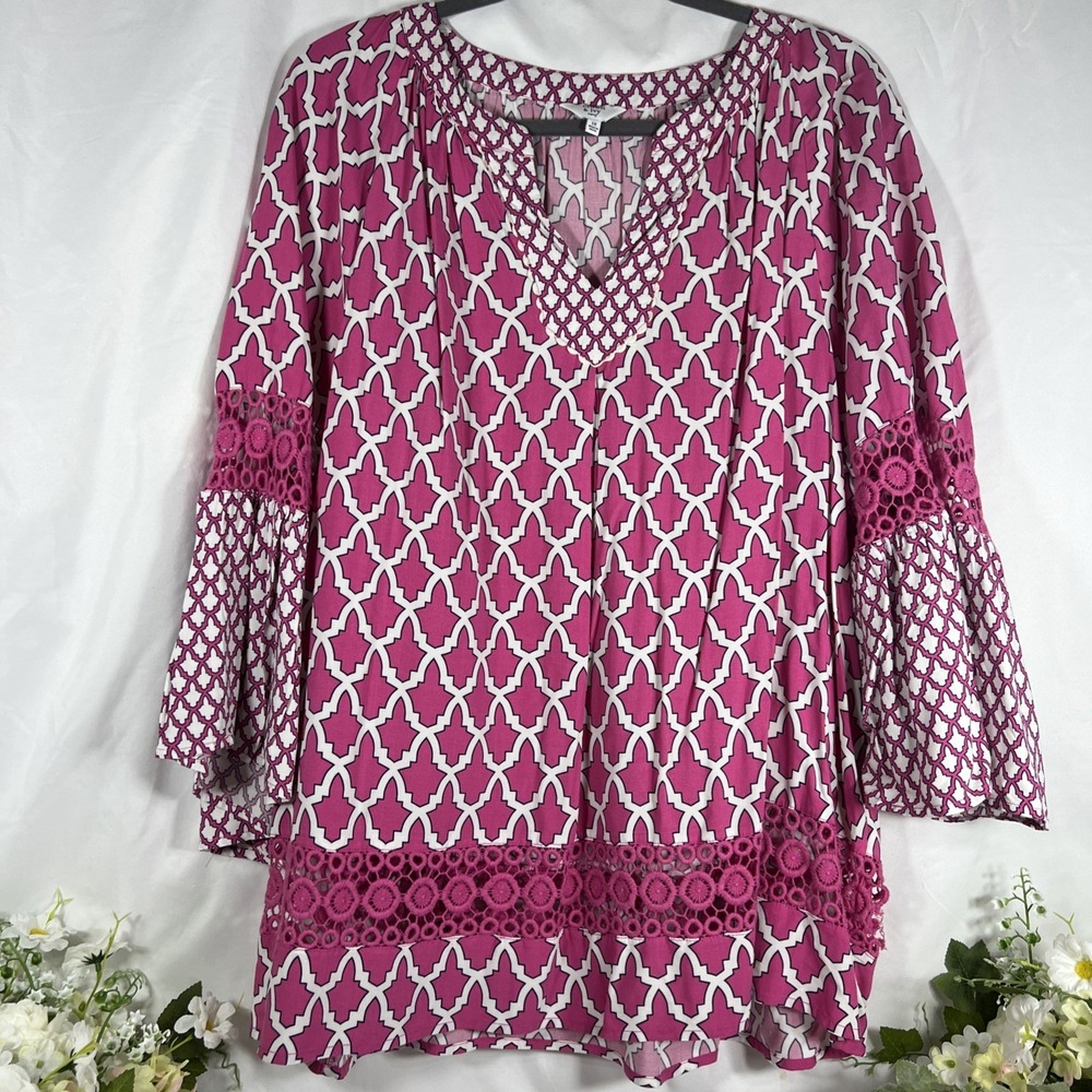 Crown & Ivy White& Pink Top Blouse - Size 2XL